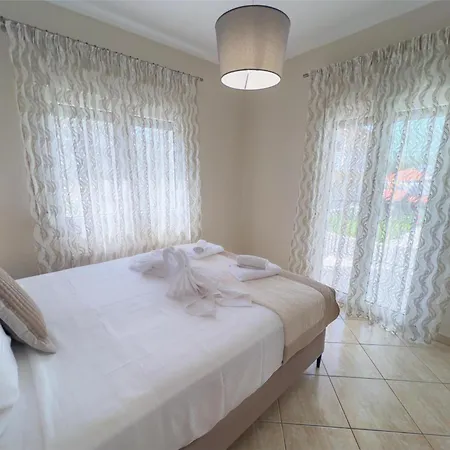 Katsanikos House Prínos