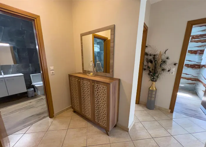 Katsanikos House * Prínos